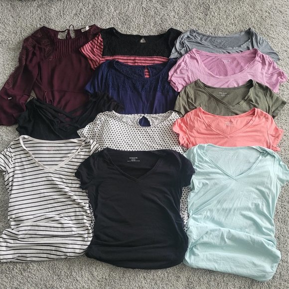 12 Maternity Shirts/T-shirts - Picture 1 of 1